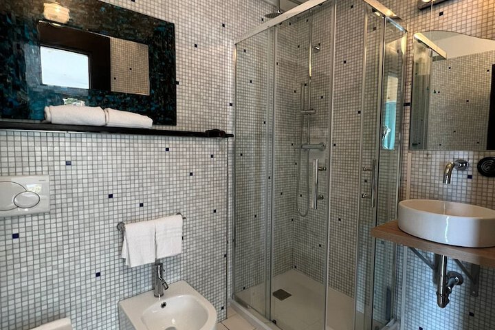 Room 42 of 59