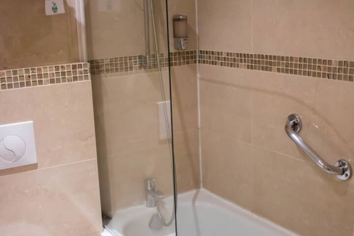 Room 15 of 21