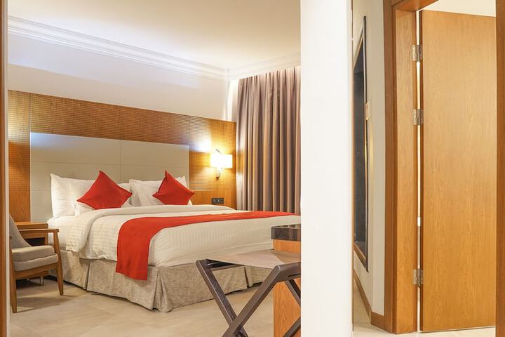 Room 5 of 117