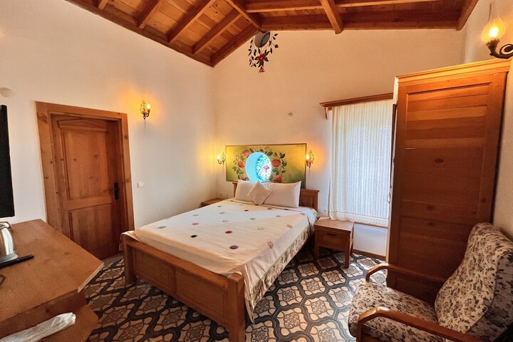 Room 2 of 64