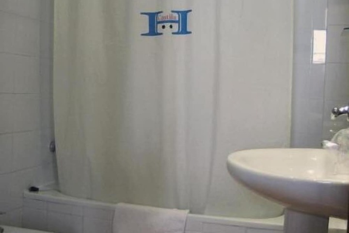 Room 41 of 66