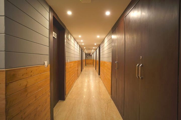 Ballroom/Hall 55 of 64