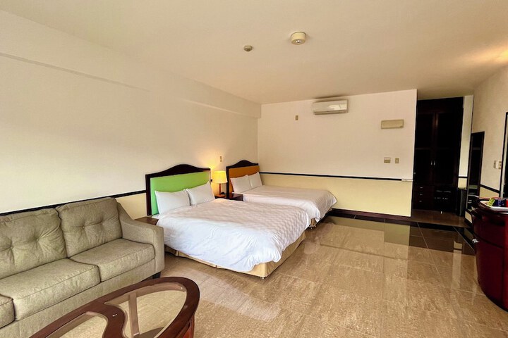 Room 32 of 149