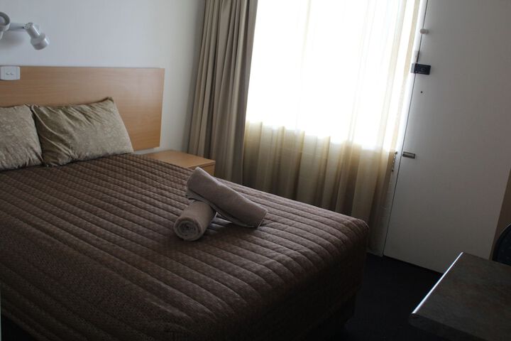 Room 5 of 20