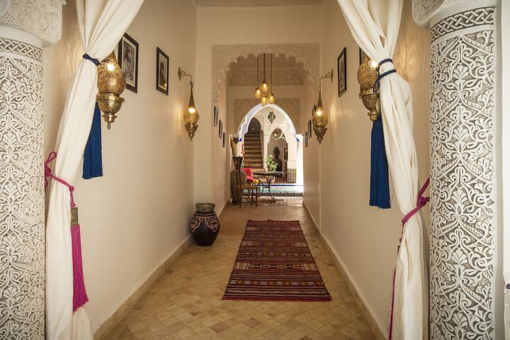 Entrance & Lobby