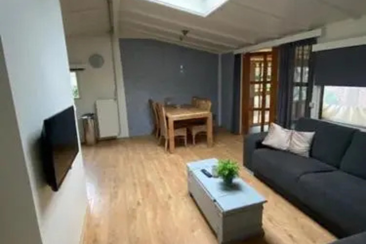Room 4 of 15