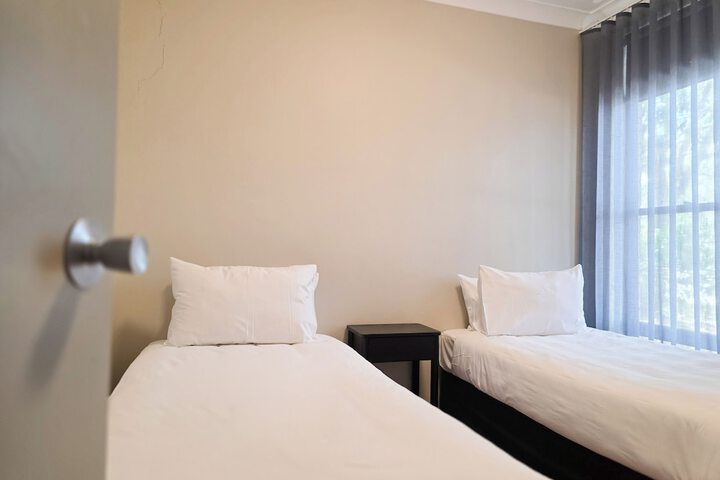 Room 13 of 37