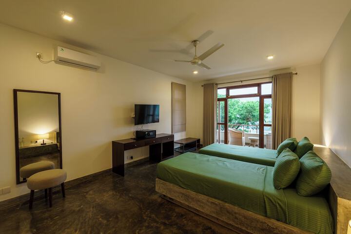 Room 4 of 14