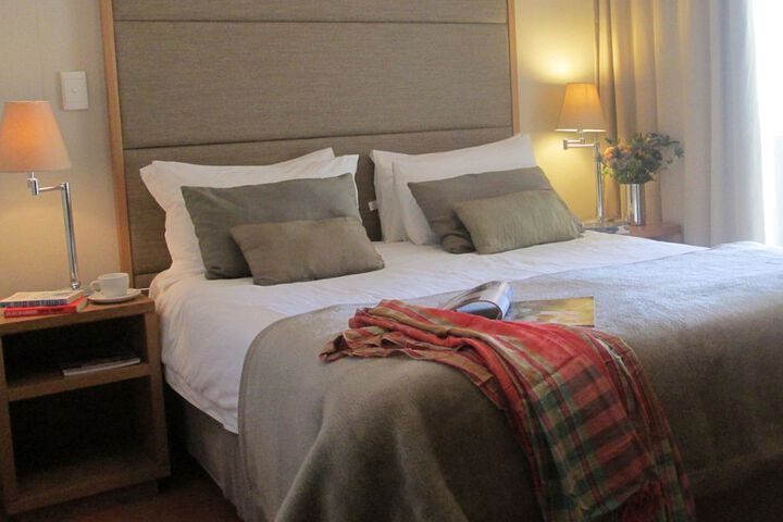 Room 3 of 32