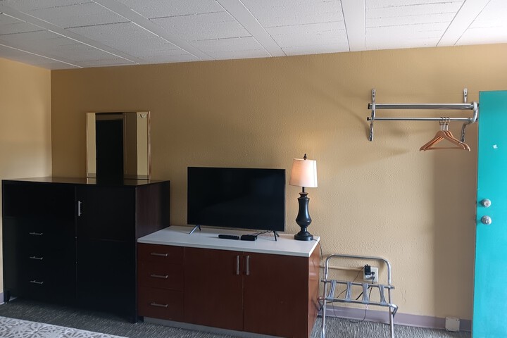 Room 6 of 26