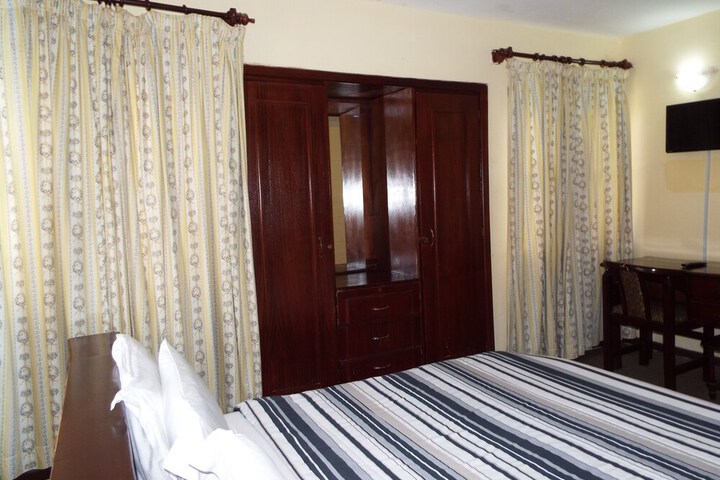 Room 5 of 45