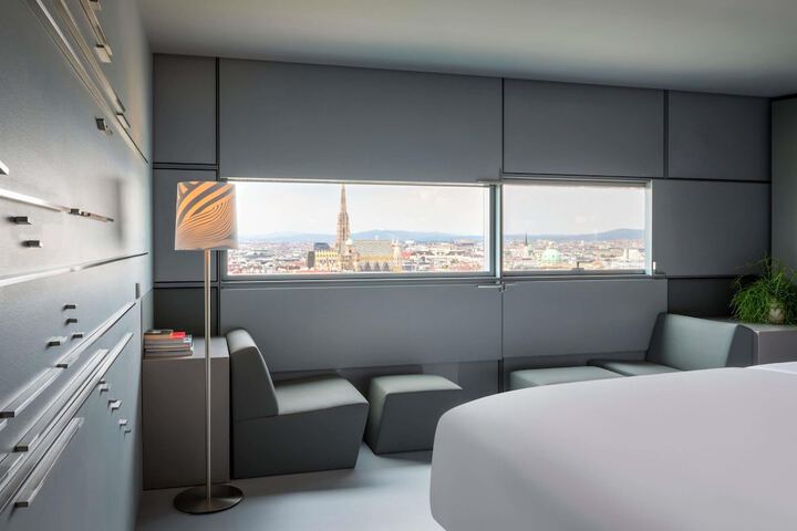 Room 48 of 193