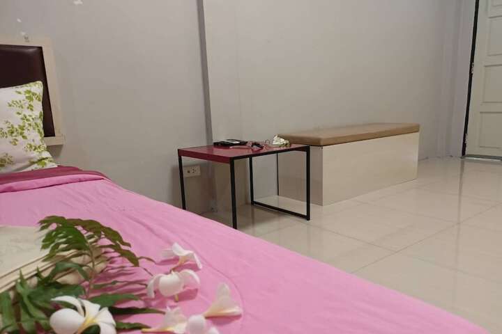 Room 13 of 195