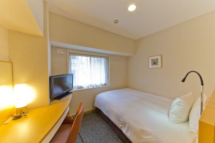 Room 10 of 48
