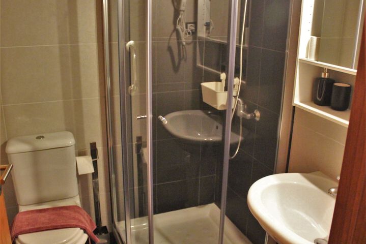 Room 55 of 122