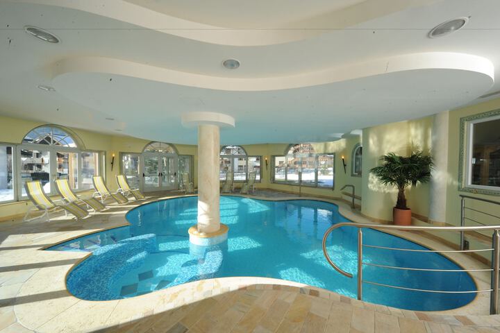 Hotel Pool