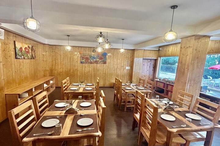 Dining 169 of 251