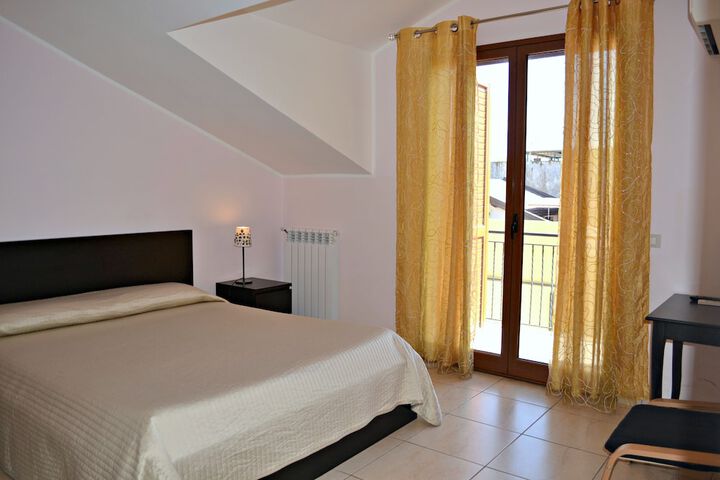 Room 8 of 25