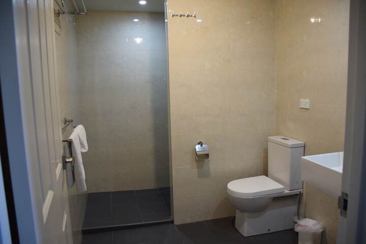 Room 15 of 17