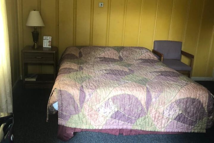 Room 6 of 19