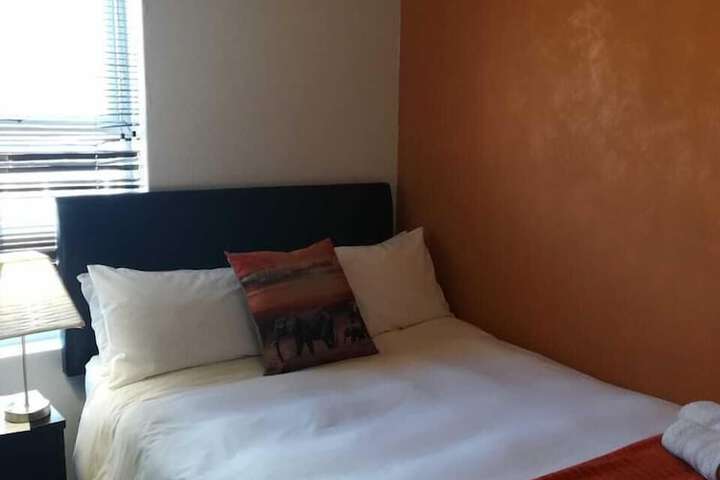 Room 6 of 38
