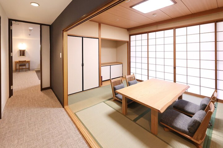 Room 43 of 62