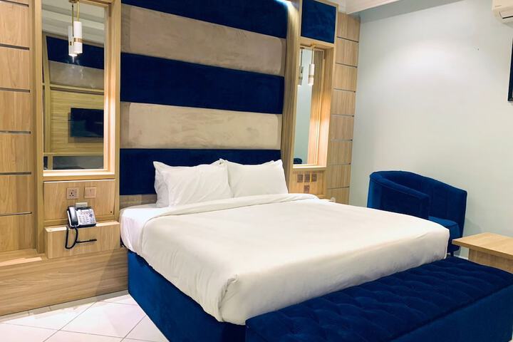 Room 4 of 41