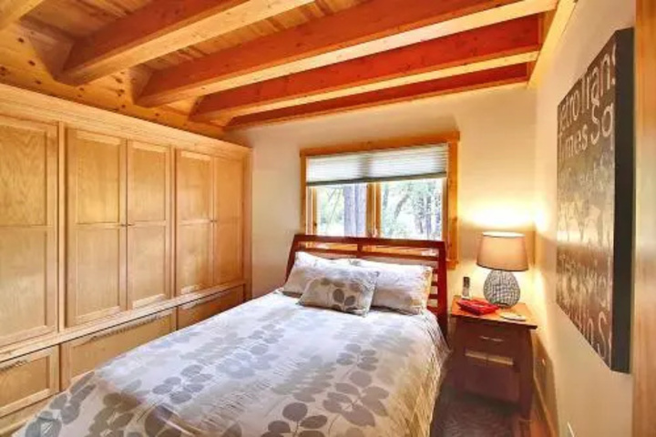 Room 2 of 12