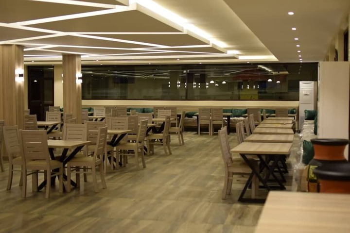 Dining 3 of 16