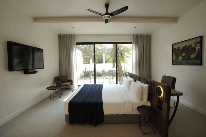 Room 27 of 162