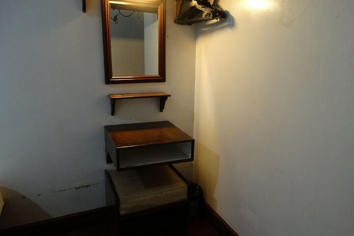 Room 22 of 83
