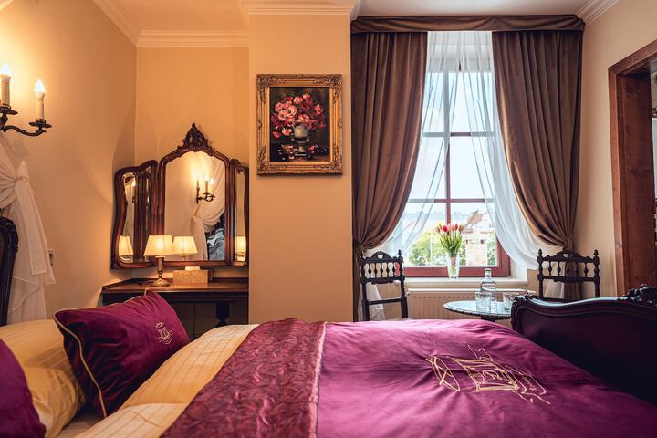 Room 17 of 90