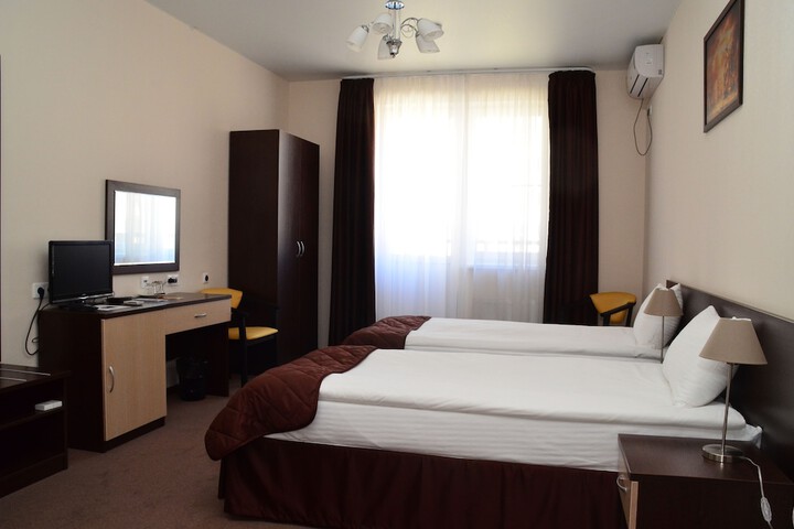 Room 3 of 79
