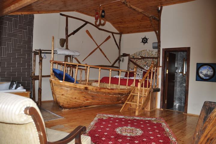 Room 2 of 31