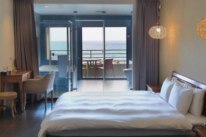 Room 54 of 100