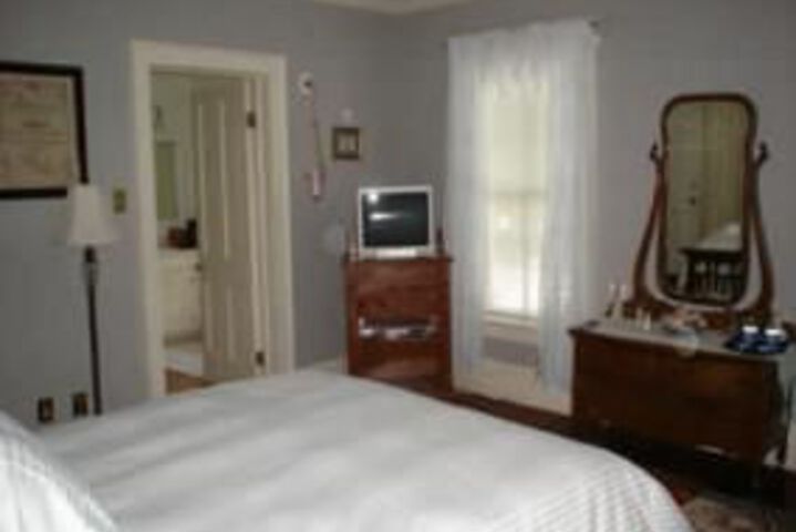 Room 7 of 11