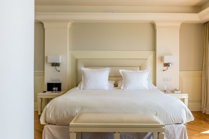 Room 3 of 92