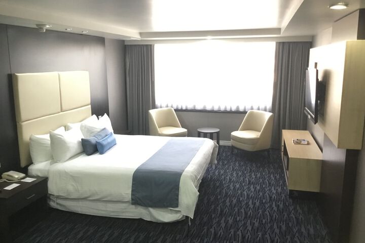 Room 30 of 87