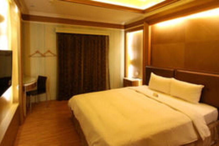 Room 2 of 2