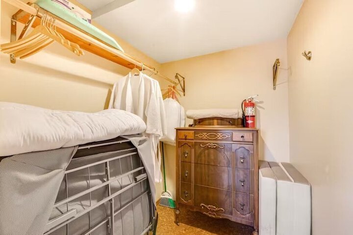 Room 42 of 63