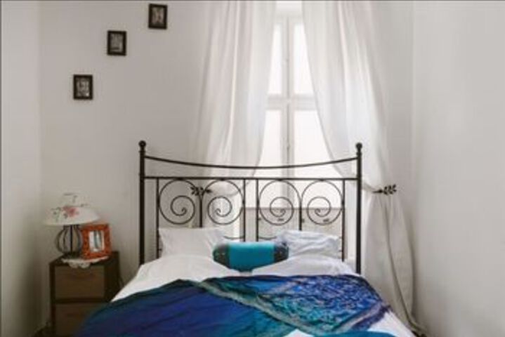 Room 10 of 17