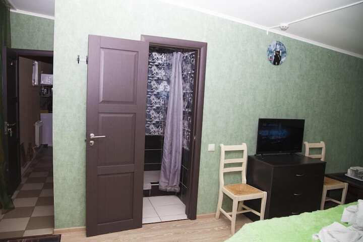 Room 18 of 28