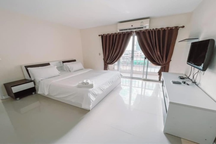 Room 13 of 84