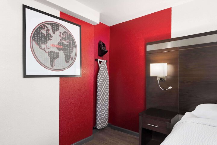 Room 5 of 41