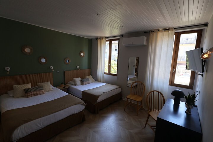 Room 42 of 128