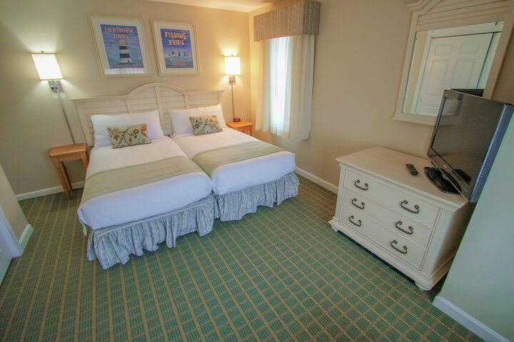 Room 2 of 32