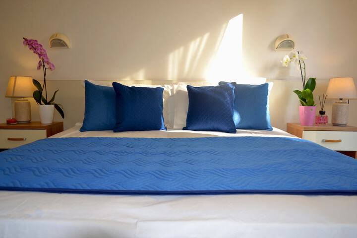 Room 15 of 46
