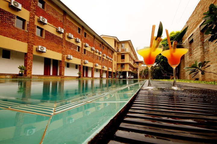 Pools & Facilities
