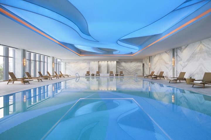 Pool Hotel