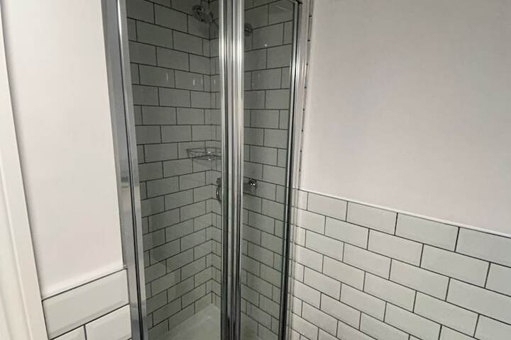 Room 9 of 12